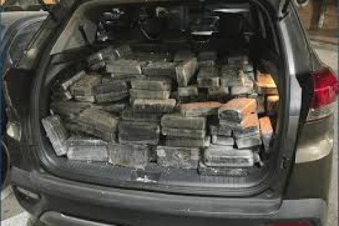 Justiça condena homem solto após juiz considerar 200 kg de cocaína “quantidade não exacerbada”