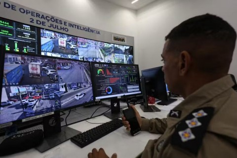 Mil foragidos da Justiça foram presos por reconhecimento facial em 2026 na Bahia