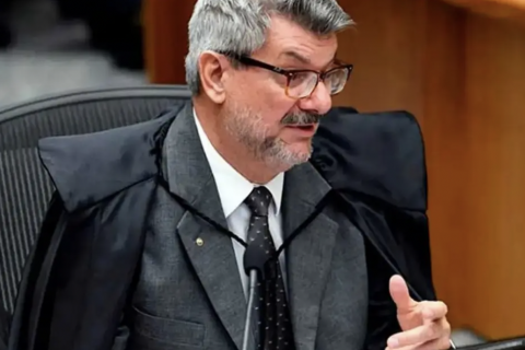 AGU pede ao STF perda do cargo de ministro acusado de assédio
