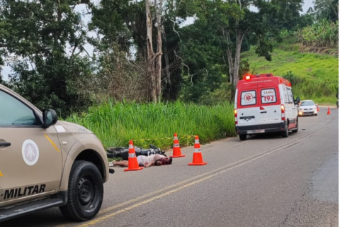 Colisão entre moto e van deixa um morto e um ferido na BA-650 entre Ibirataia e Ipiaú
